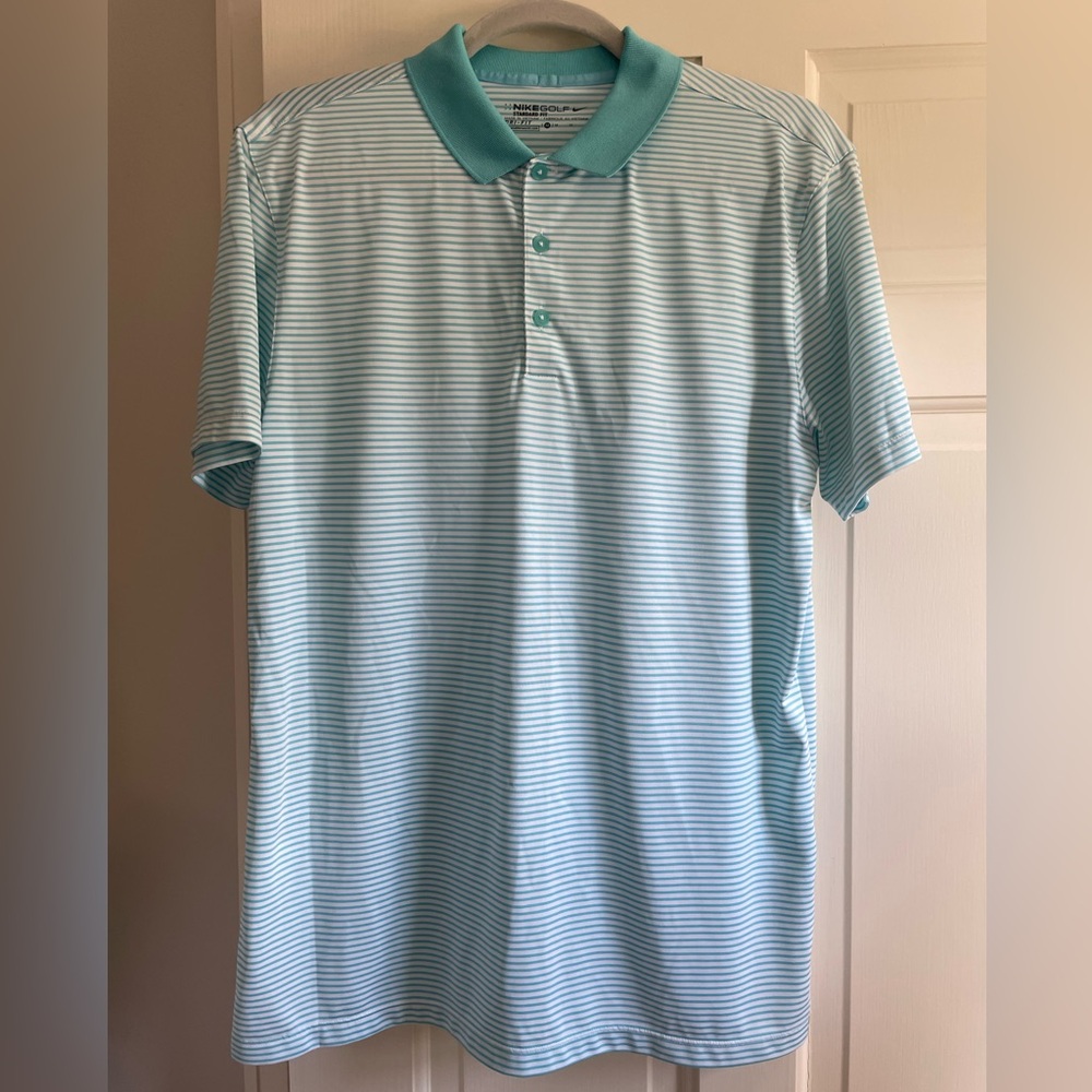 Men’s Size Medium Nike Golf Standard Fit Golf Polo